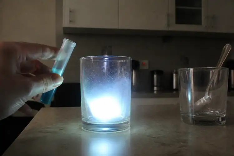 Chemoluminescentie en lichtgevende reacties